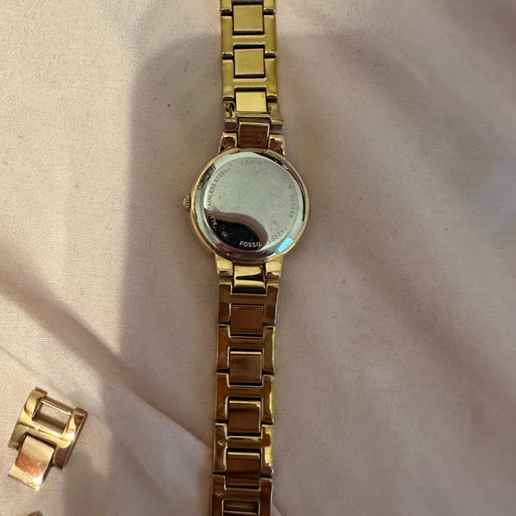 Rose gold watch main image 9